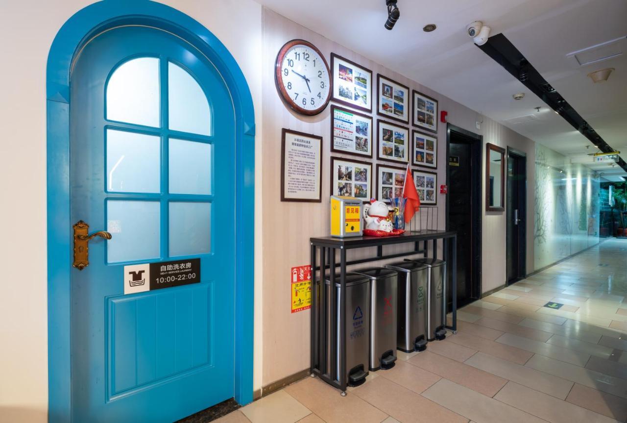 Spring Time Hostel--Nearby Tiananmen Square & Forbidden City & Wangfujing Street & Line 5,6 Subway Nearby,Free Wifi Beijing Eksteriør billede
